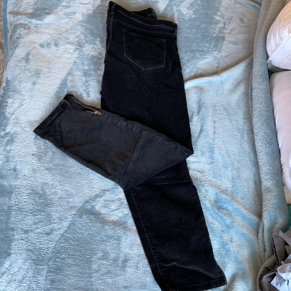 Selling!! Amazing velvet Banana Republic pants!
